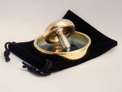 Velouria bronze spinning top set