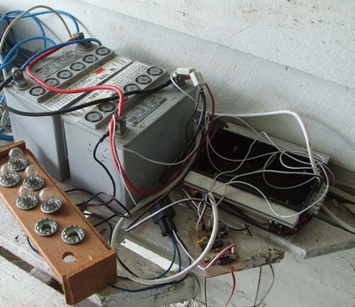Battery bank and dump load